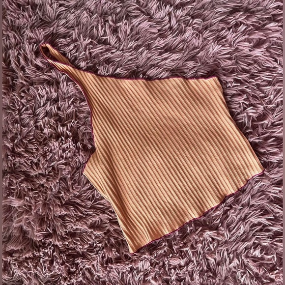 Silence + Noise - One Shoulder Ribbed Crop Top - Picture 2 of 3